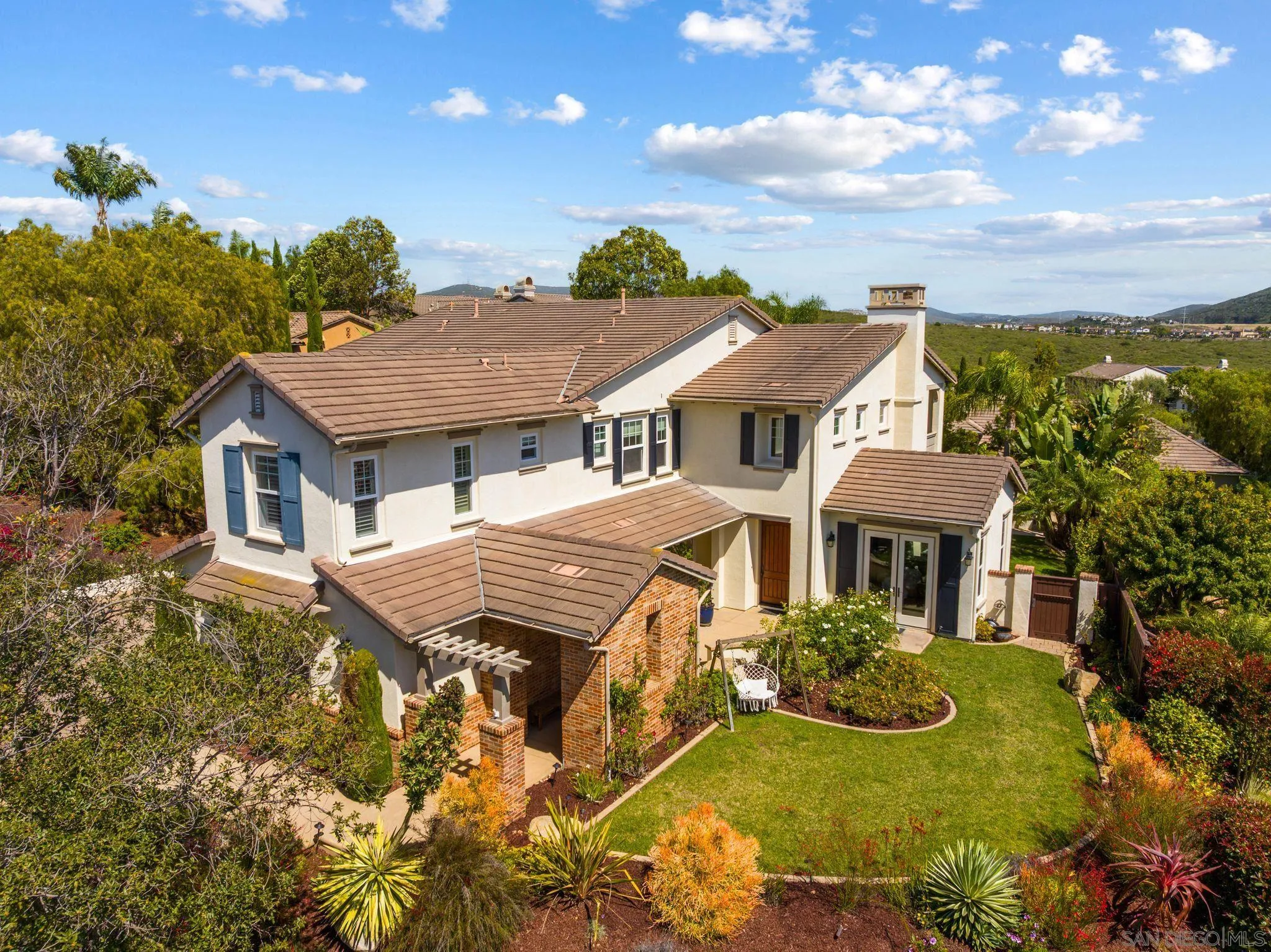 3228 Sitio Montecillo