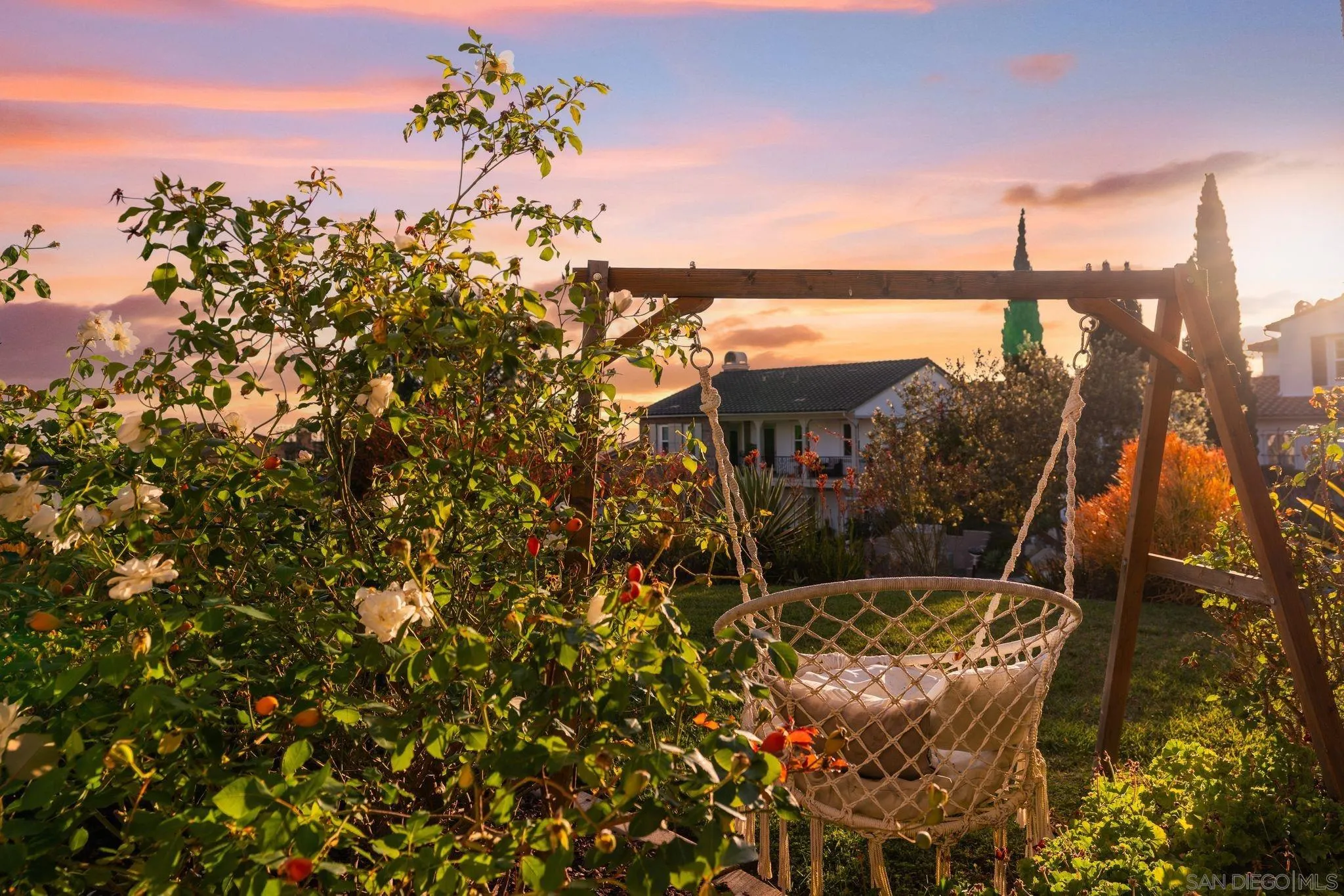 3228 Sitio Montecillo