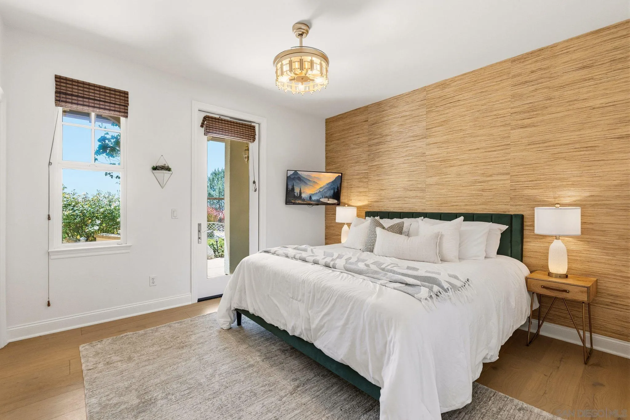 3228 Sitio Montecillo