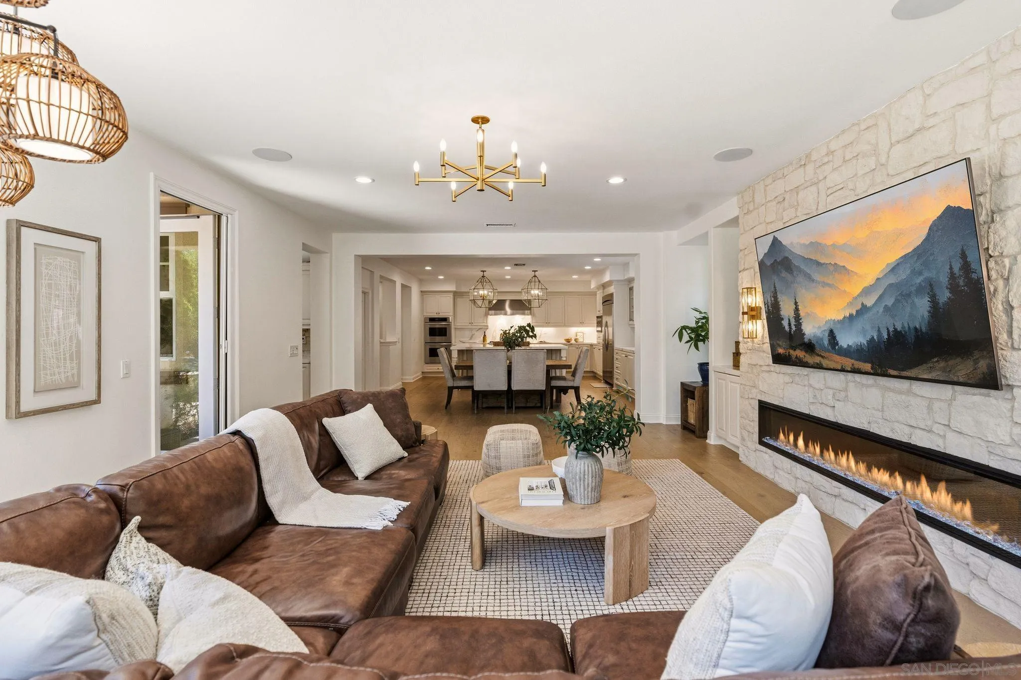 3228 Sitio Montecillo