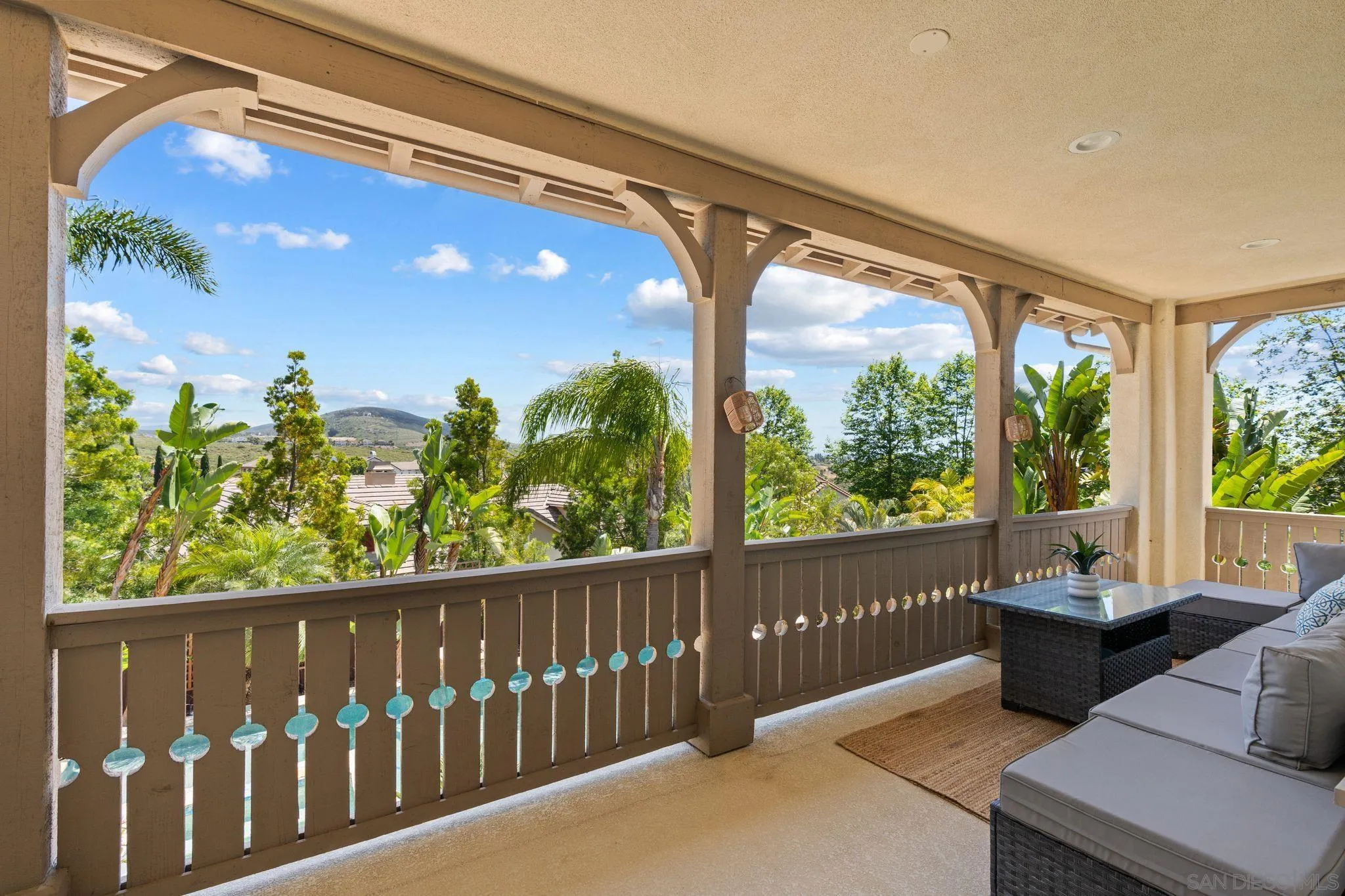 3228 Sitio Montecillo