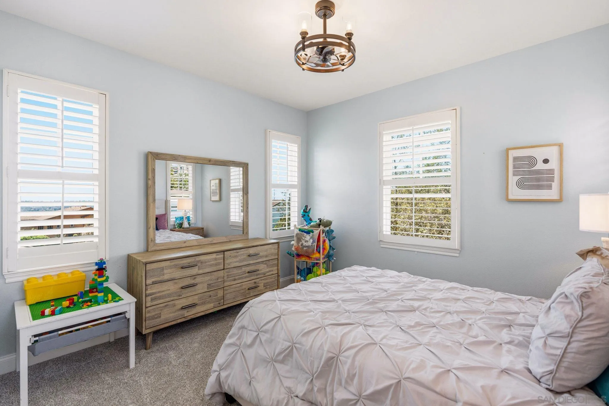 3228 Sitio Montecillo