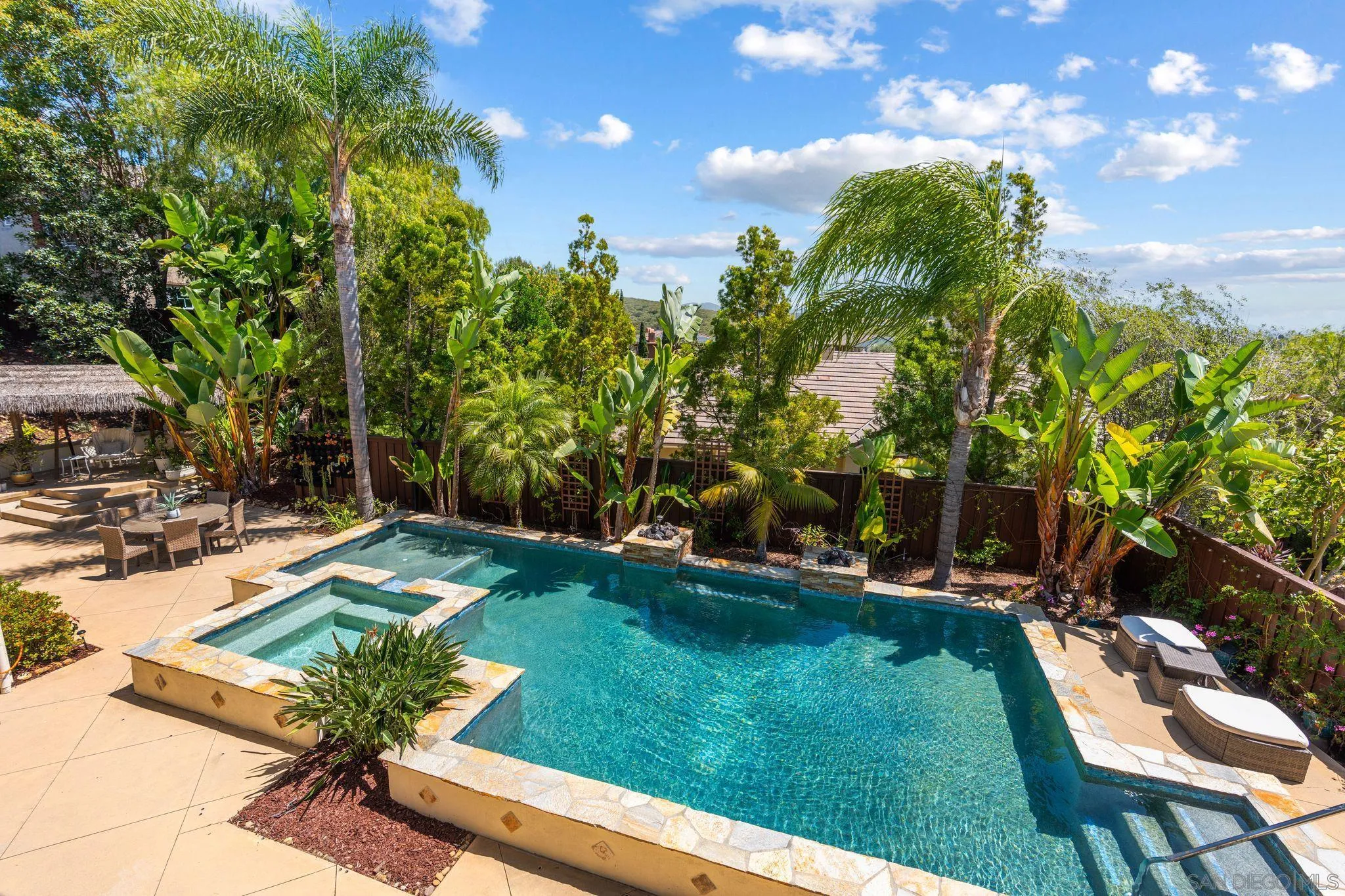 3228 Sitio Montecillo