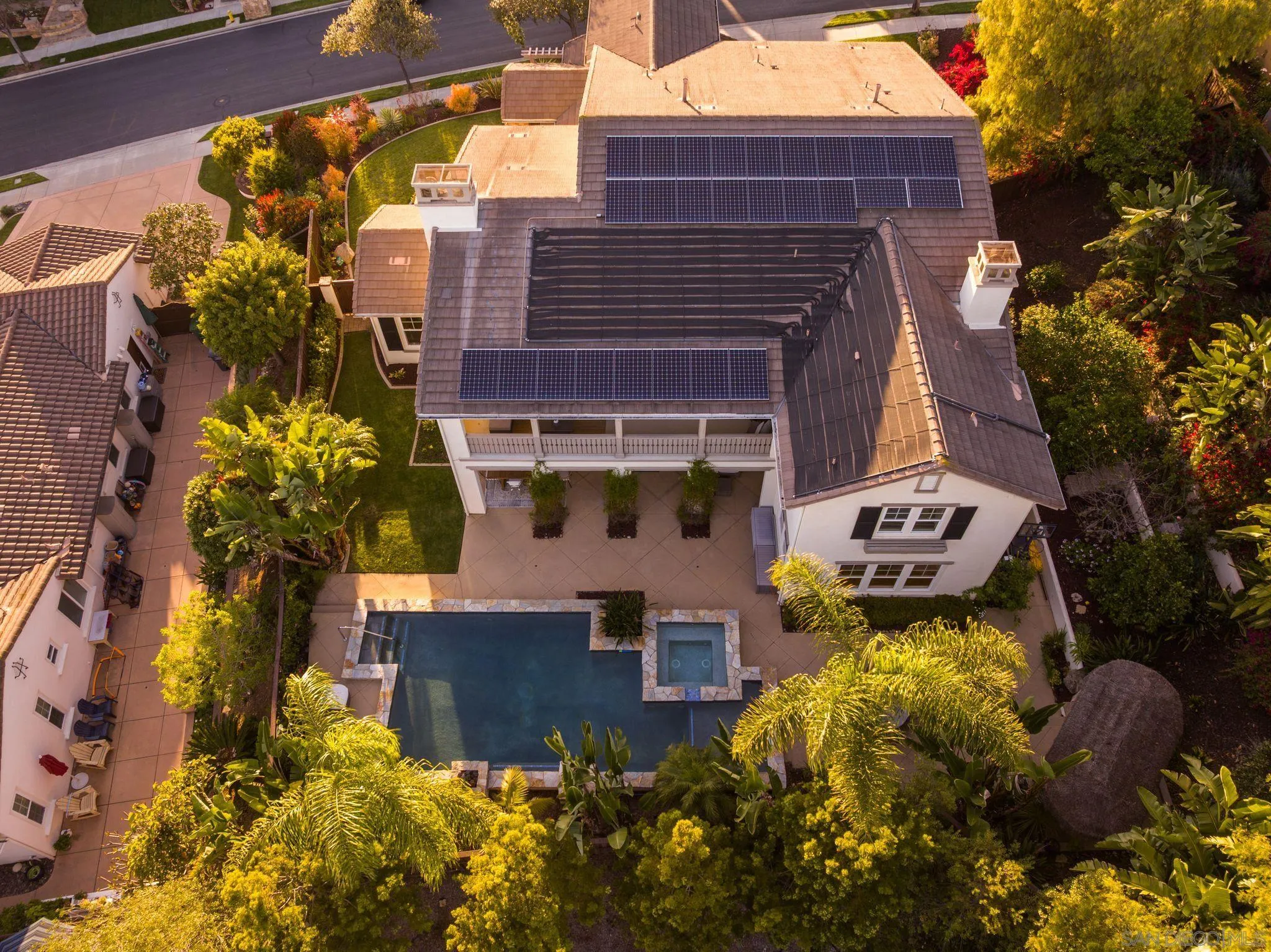 3228 Sitio Montecillo