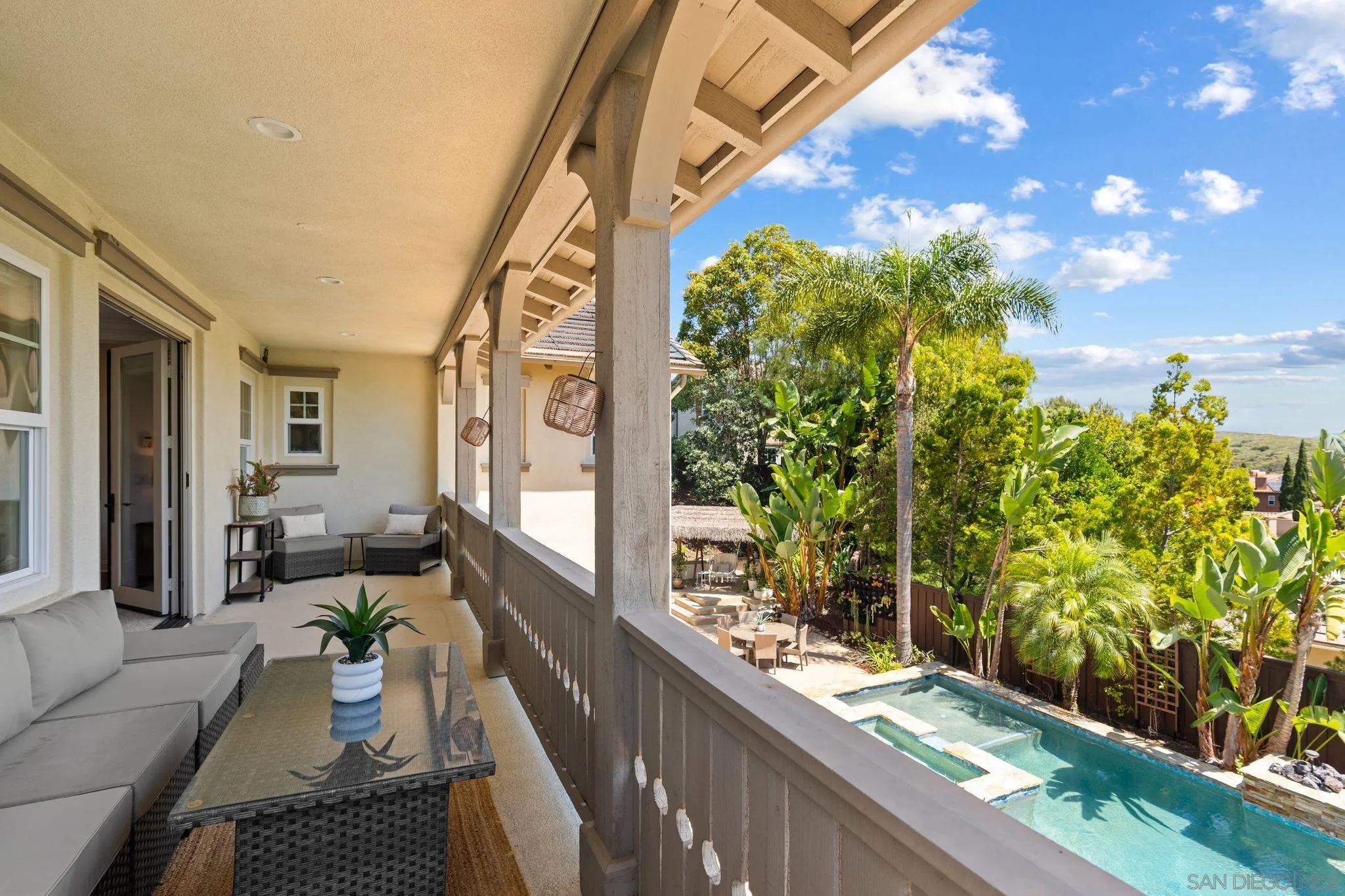 3228 Sitio Montecillo