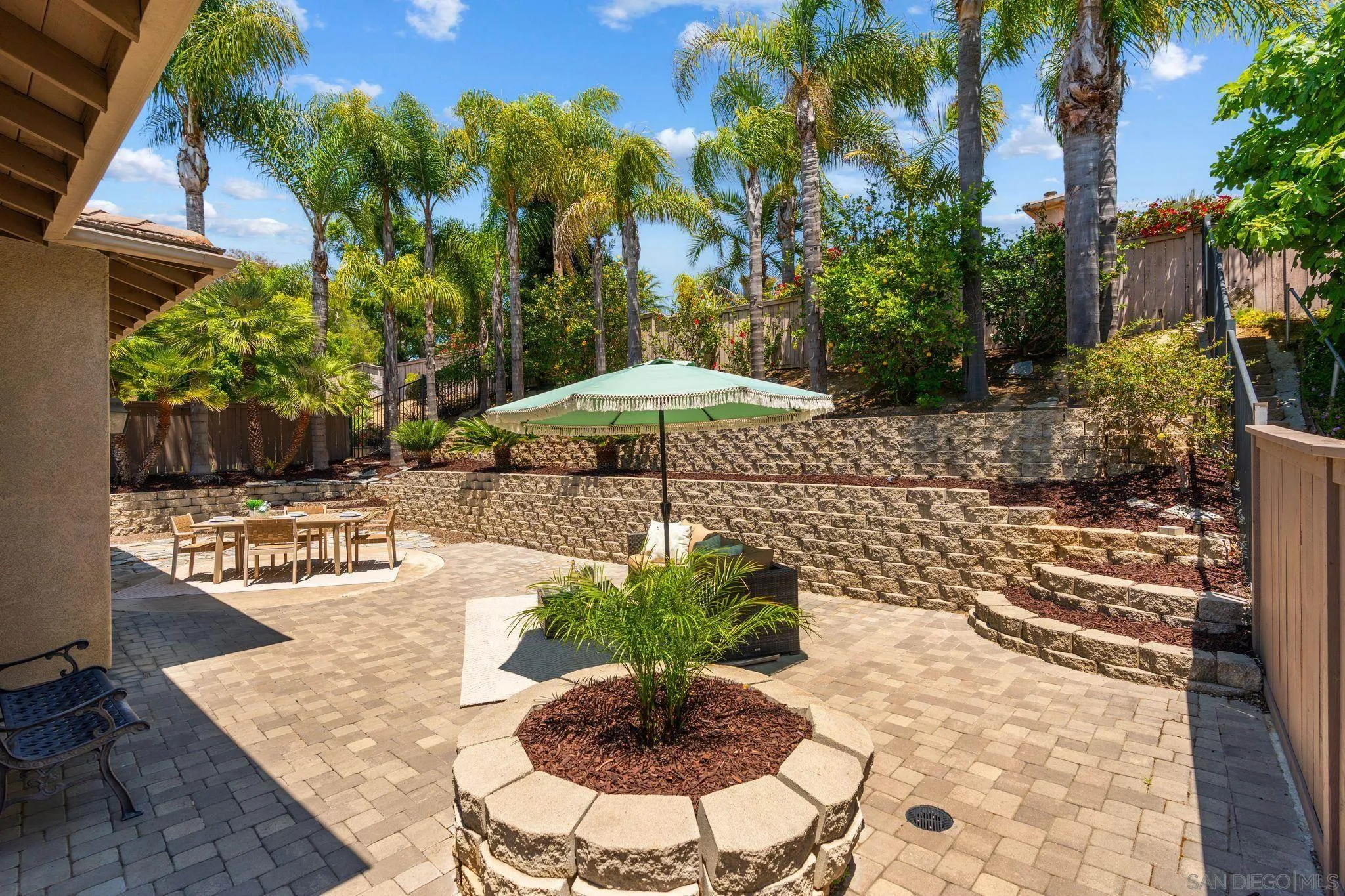 6108 Paseo Valiente