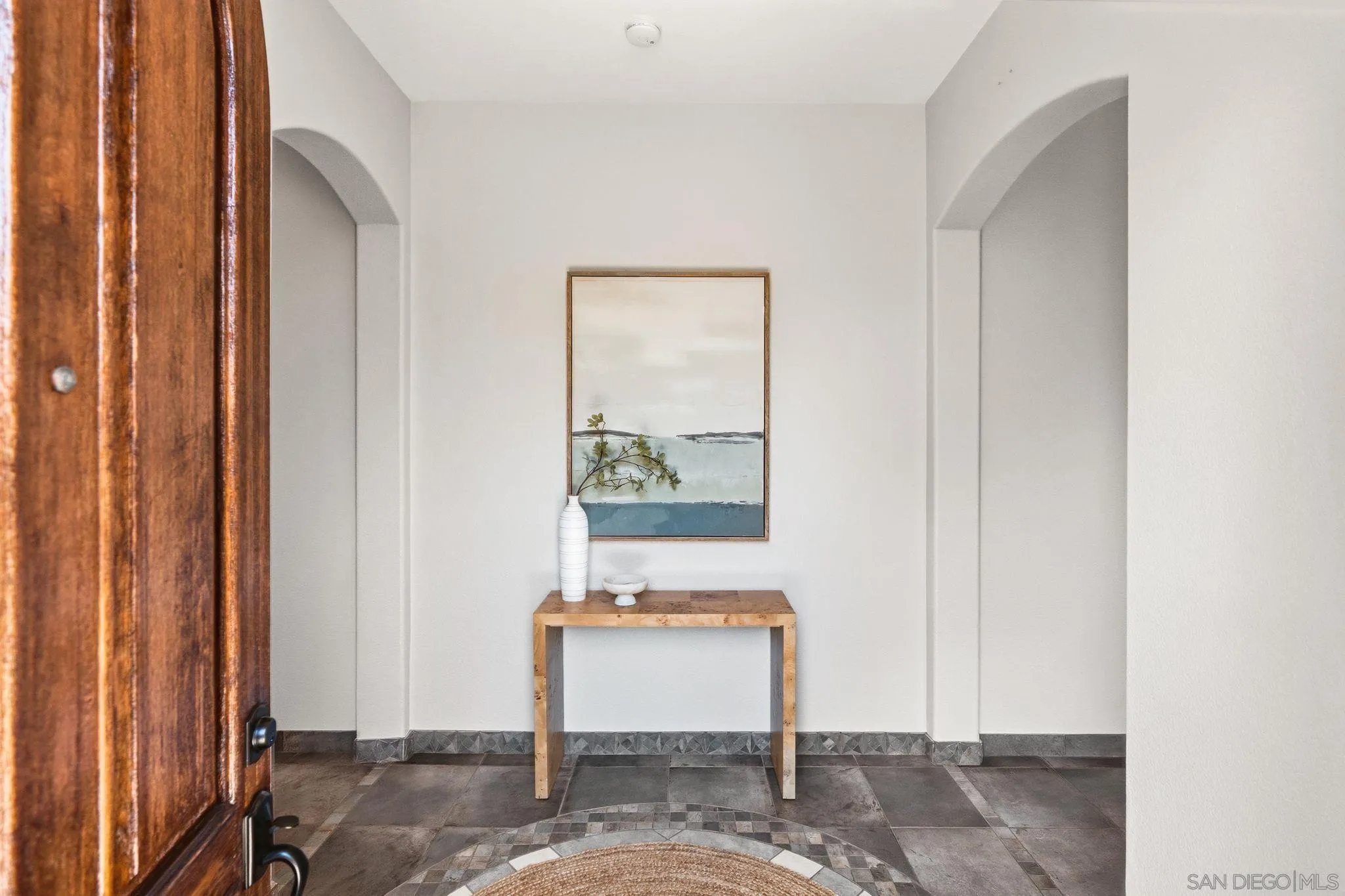 6108 Paseo Valiente