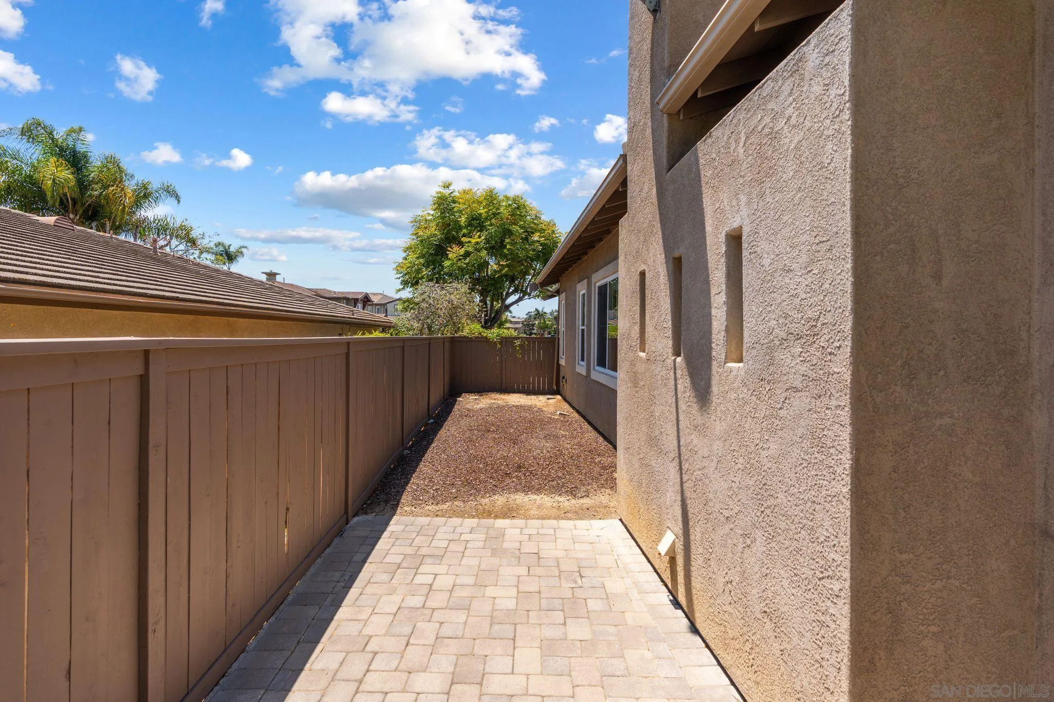 6108 Paseo Valiente