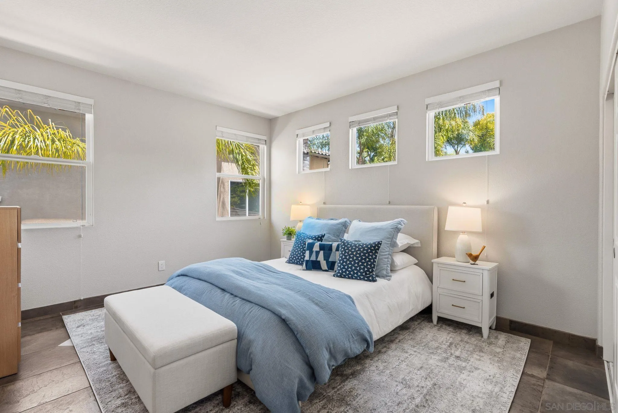 6108 Paseo Valiente