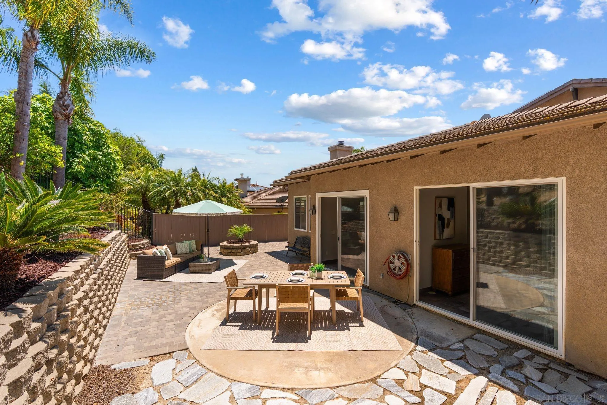 6108 Paseo Valiente