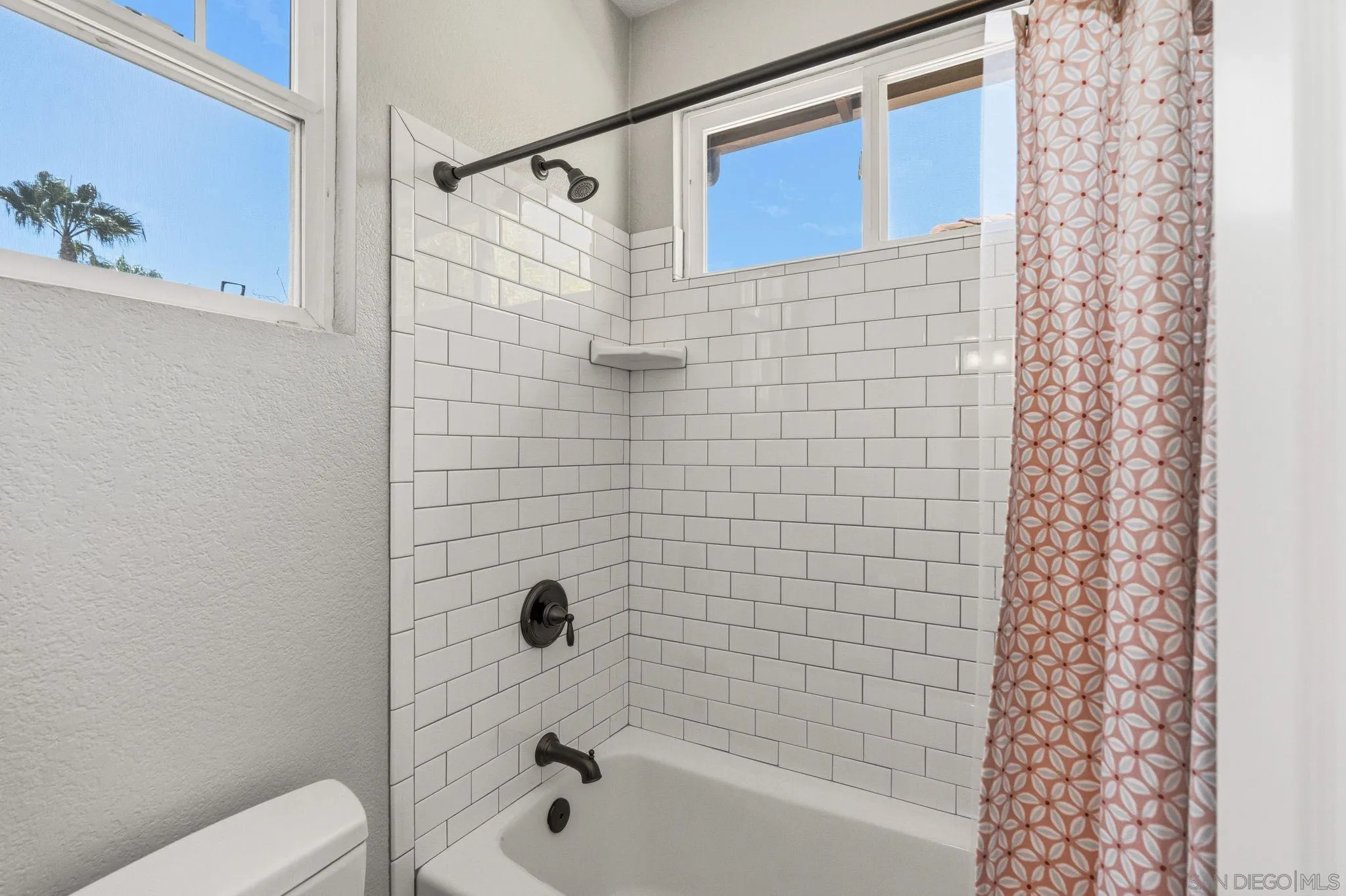 6108 Paseo Valiente