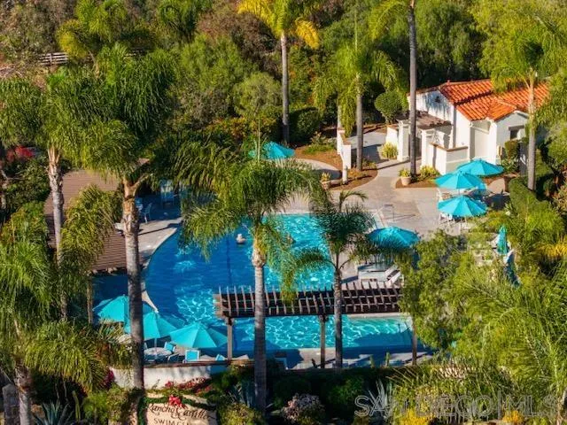 6108 Paseo Valiente