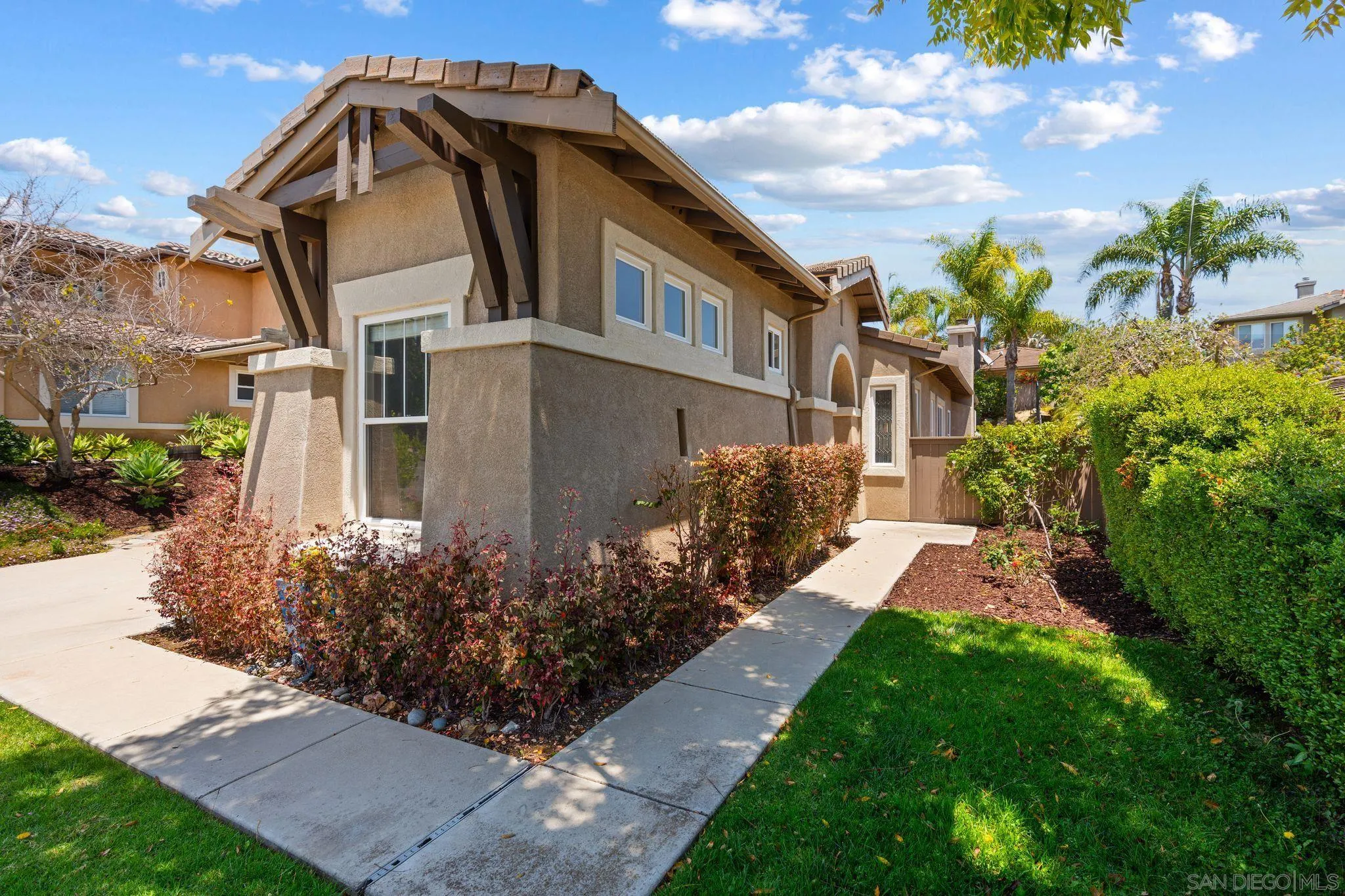 6108 Paseo Valiente