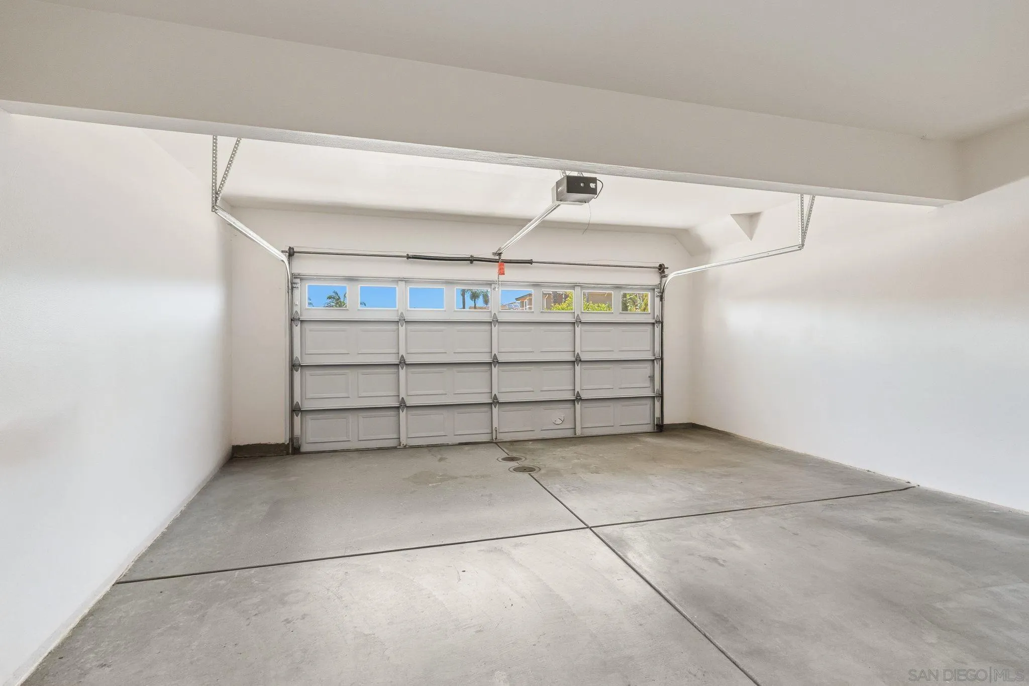 6108 Paseo Valiente