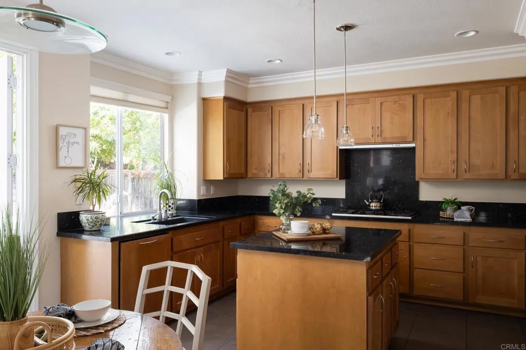 3016 Avenida Ciruela