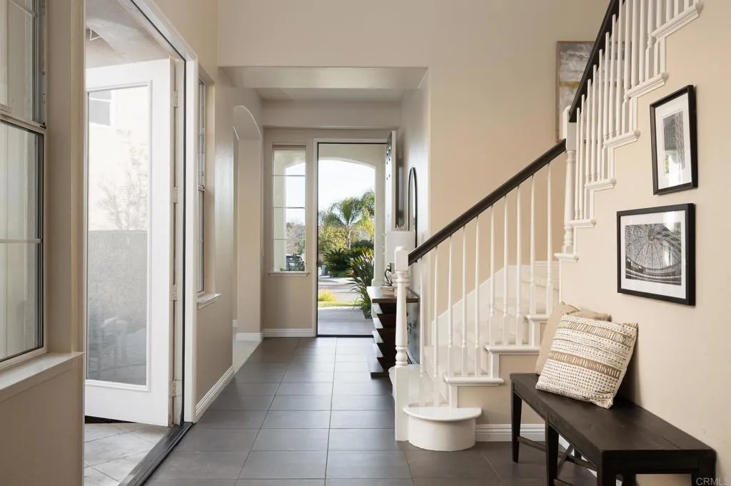 3016 Avenida Ciruela