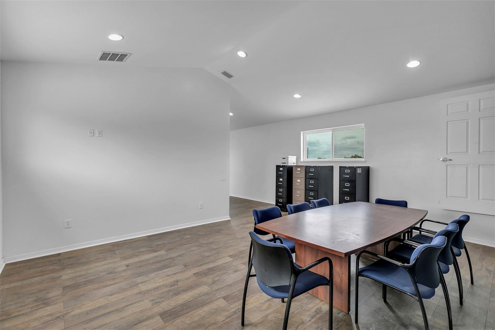 10070 FERN HILL DR