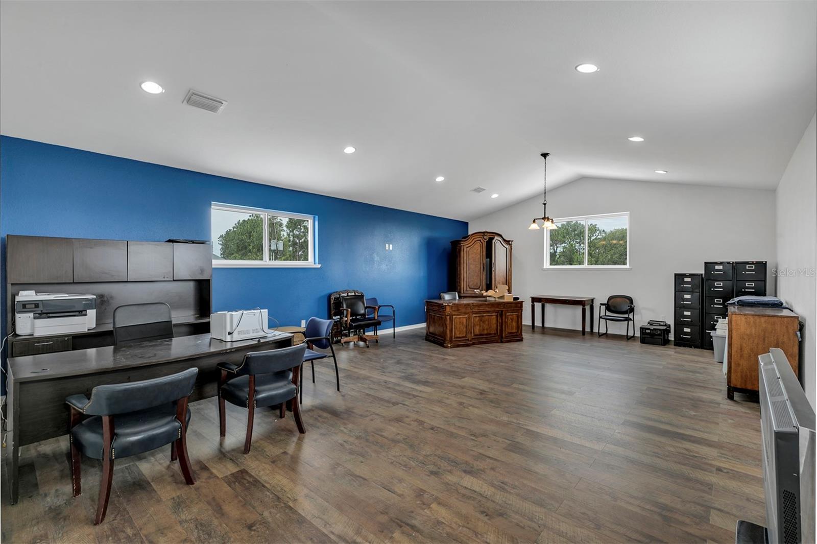 10070 FERN HILL DR