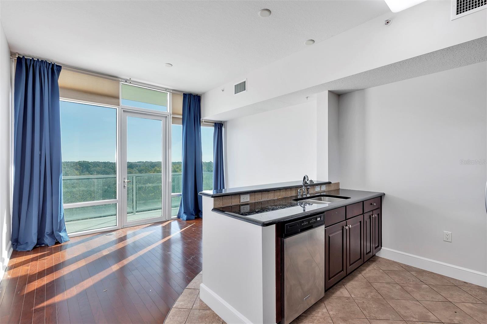 101 S EOLA DR #608