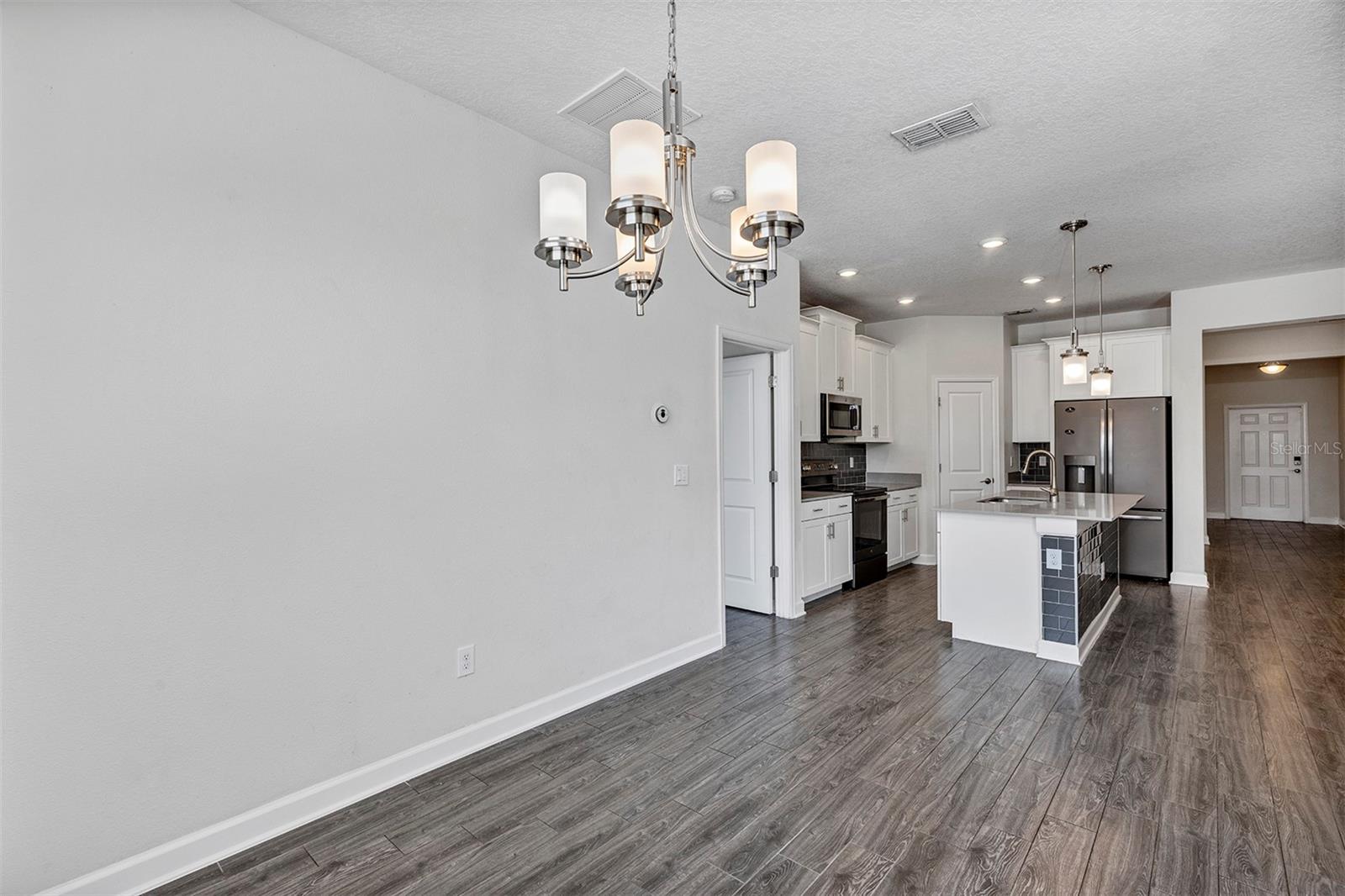 10193 LOVEGRASS LN