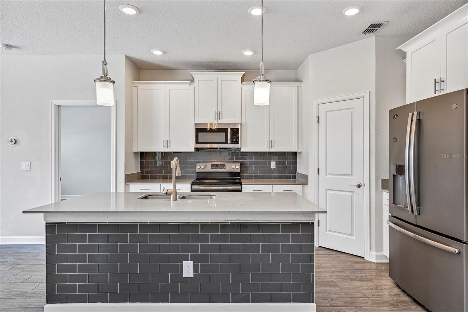 10193 LOVEGRASS LN