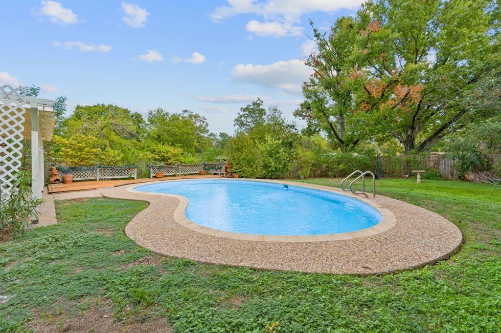 1514 Desert Quail LN