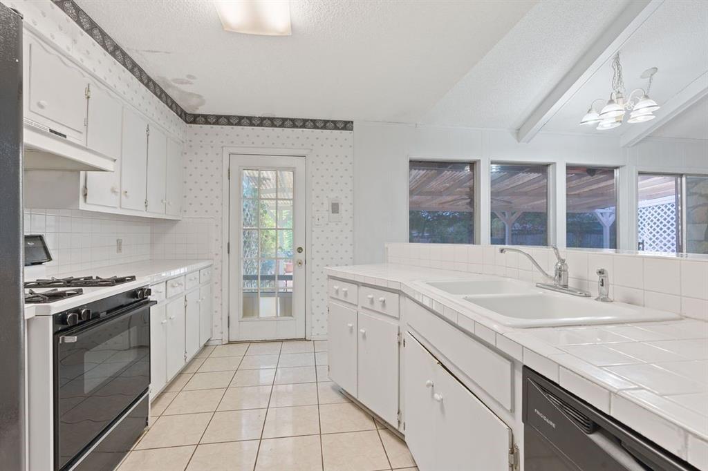 1514 Desert Quail LN