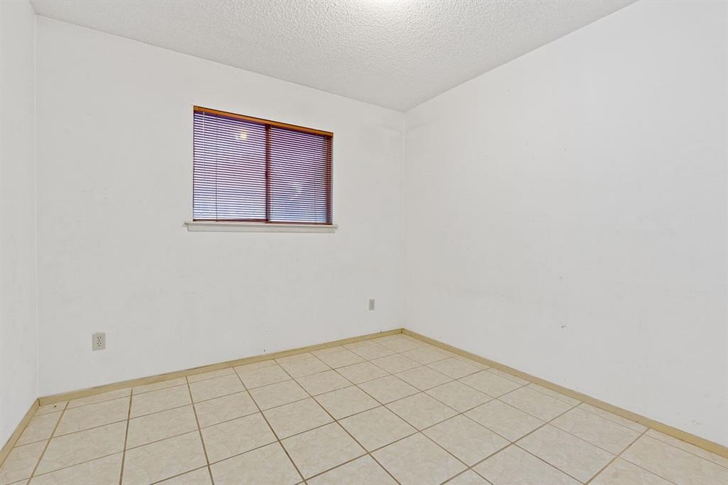 1514 Desert Quail LN