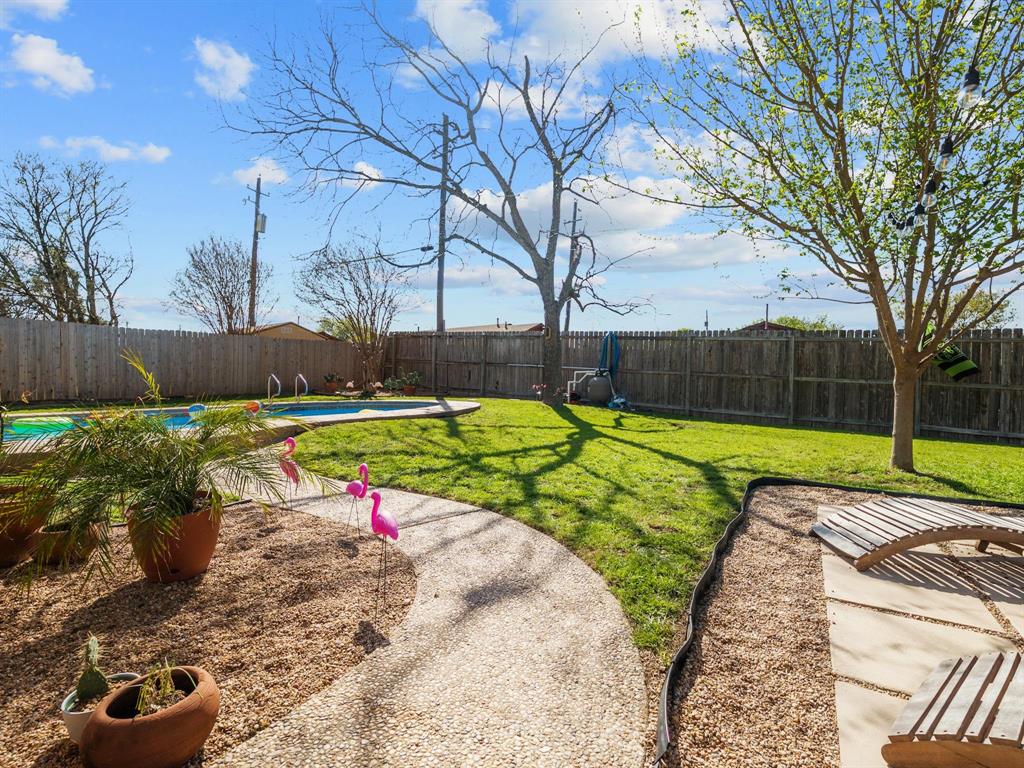 7408 Berkman DR