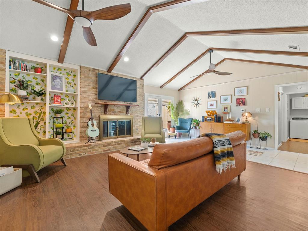 7408 Berkman DR