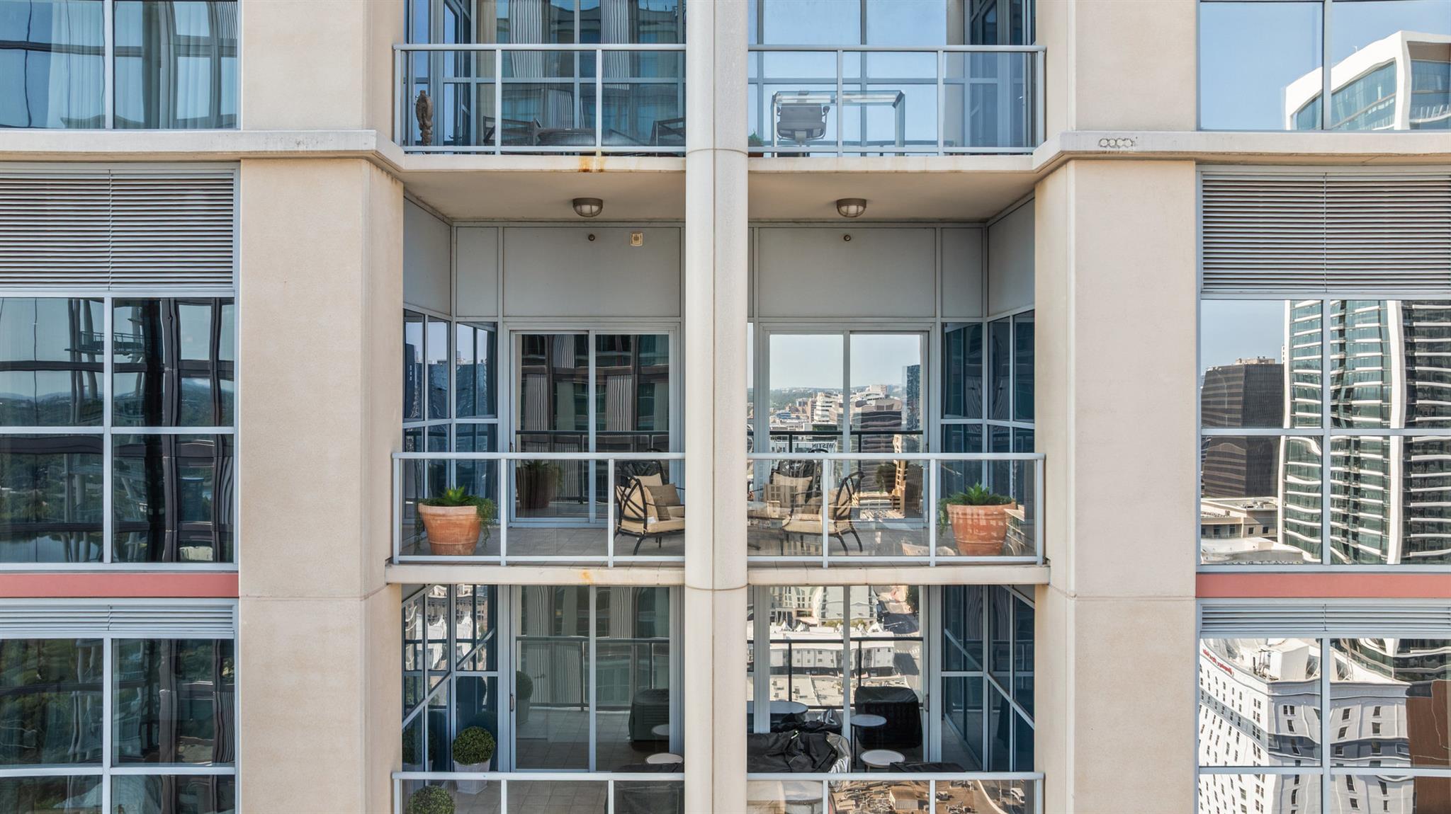 98 San Jacinto BLVD # 2703
