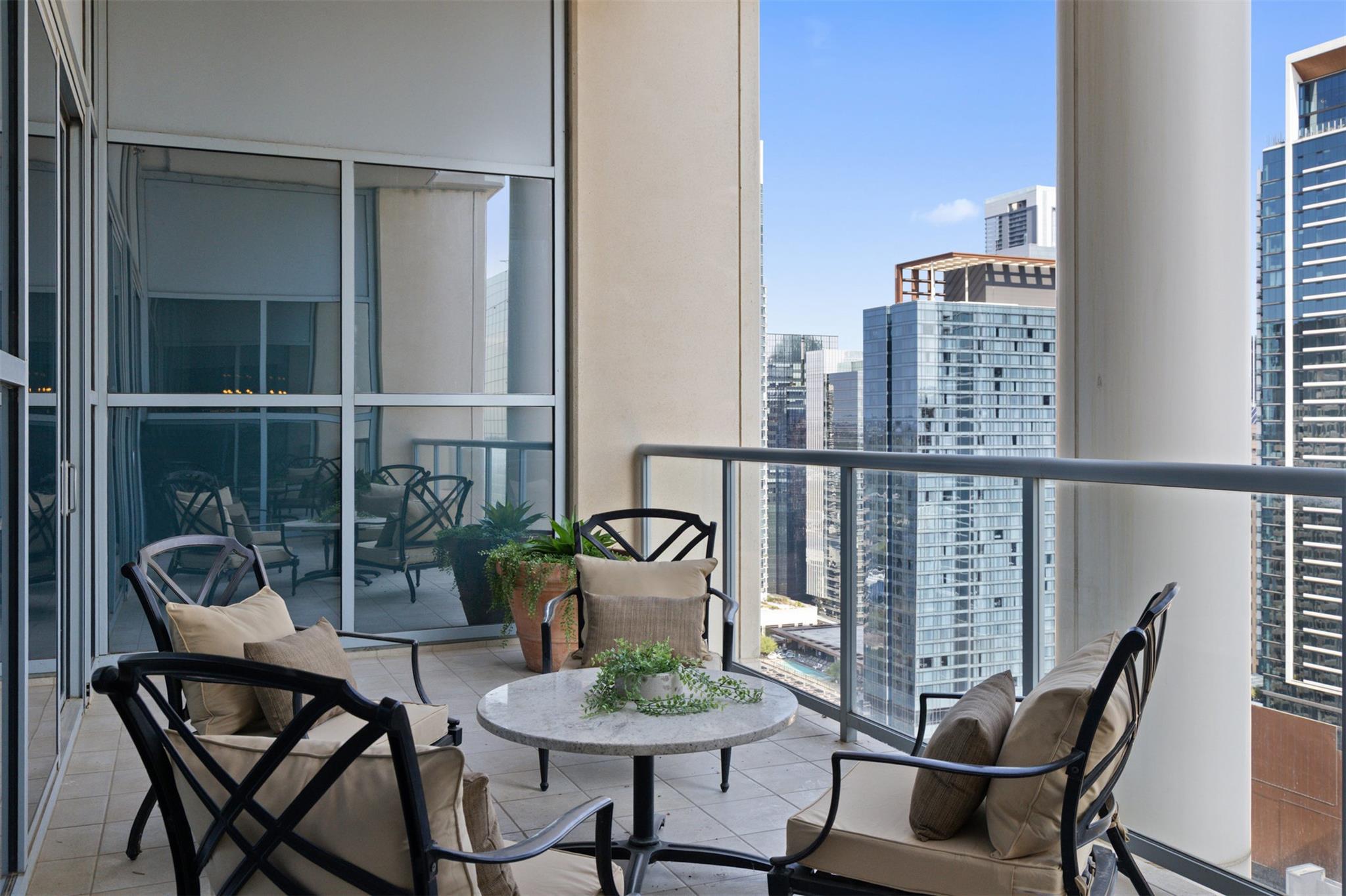98 San Jacinto BLVD # 2703