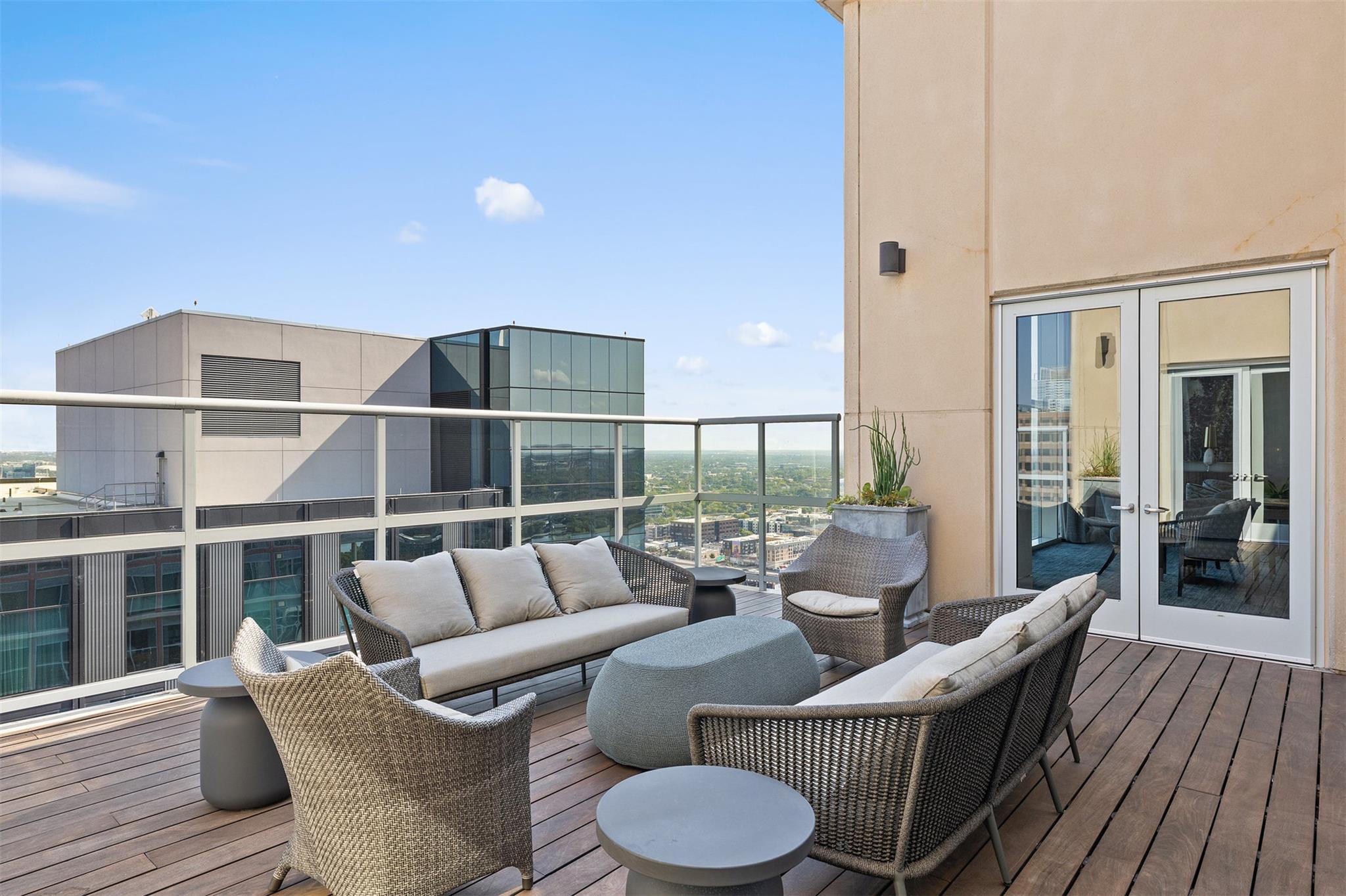 98 San Jacinto BLVD # 2703