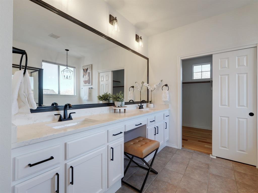 2643 Kinney Oaks CT