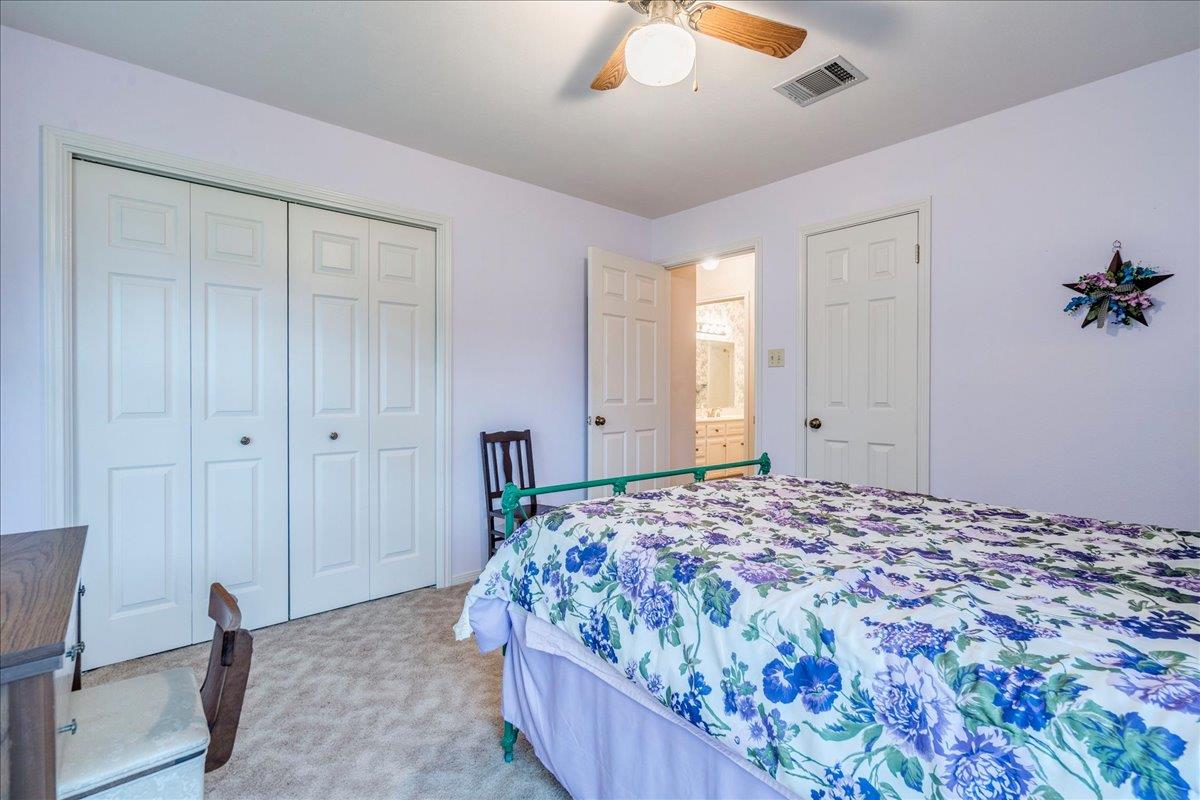1704 Buttercup RD