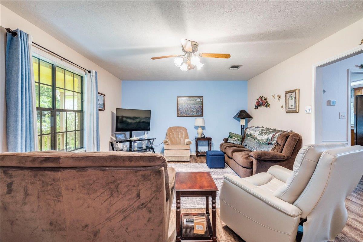 1704 Buttercup RD