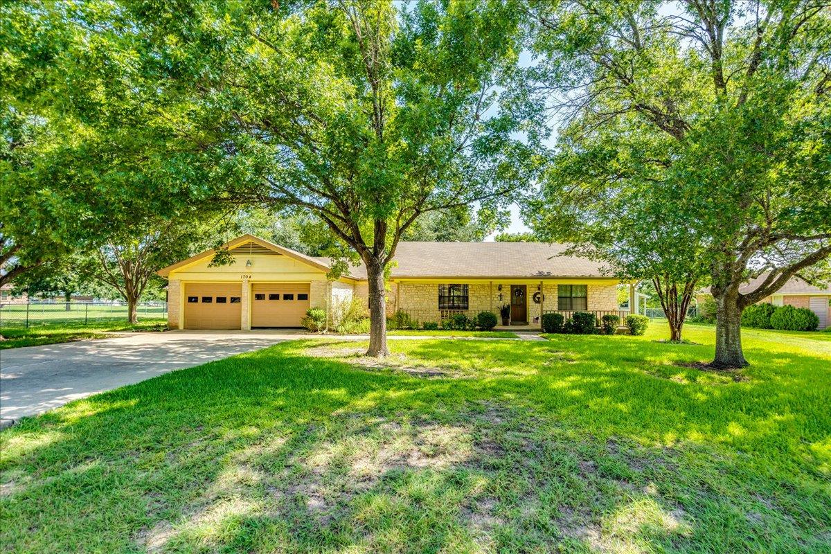 1704 Buttercup RD
