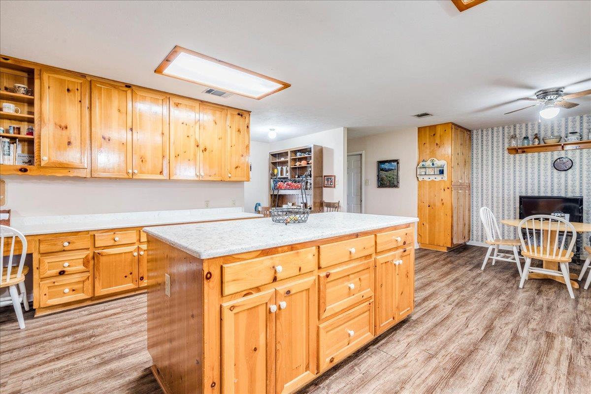 1704 Buttercup RD