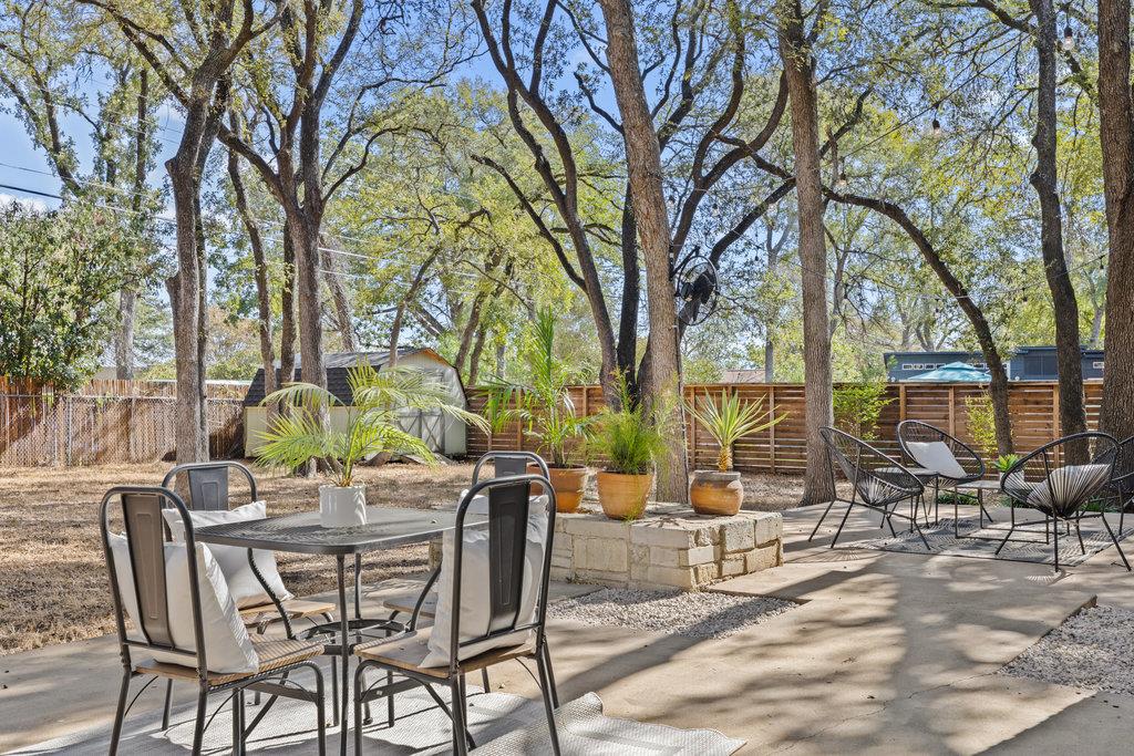 2008 Matthews LN, Austin