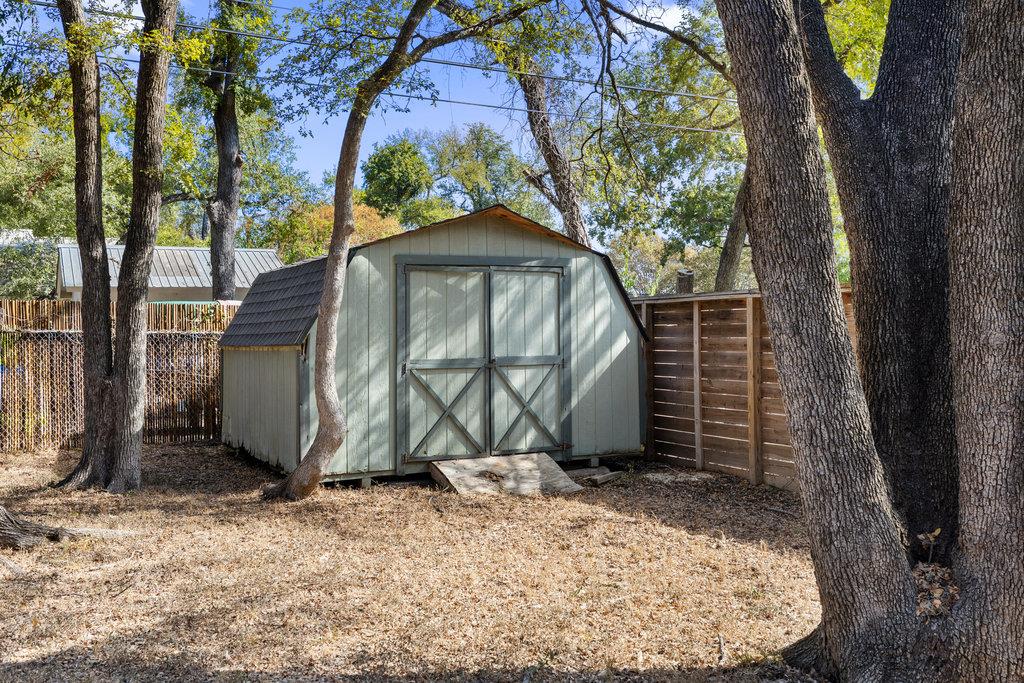2008 Matthews LN, Austin