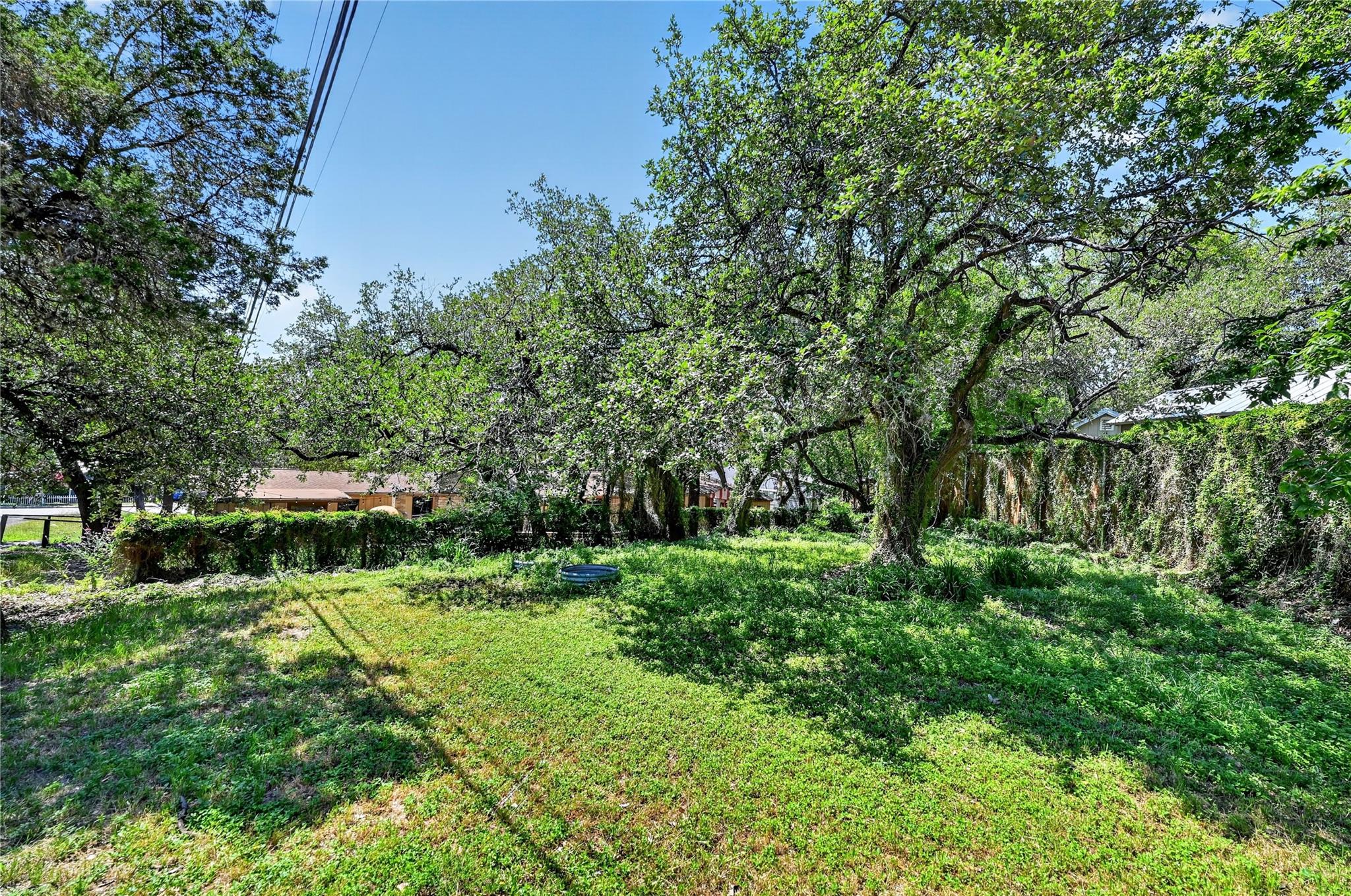 5202 Balcones DR