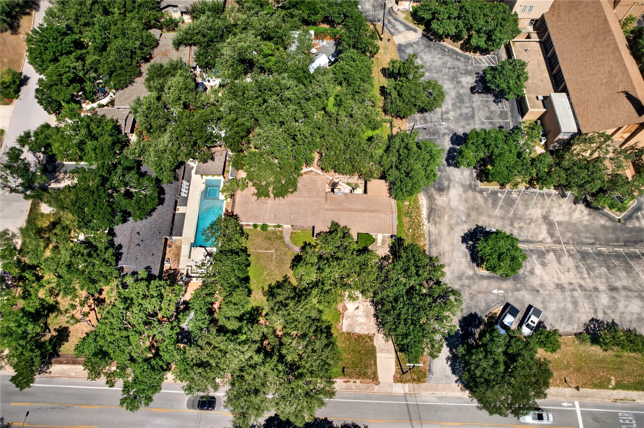 5202 Balcones DR