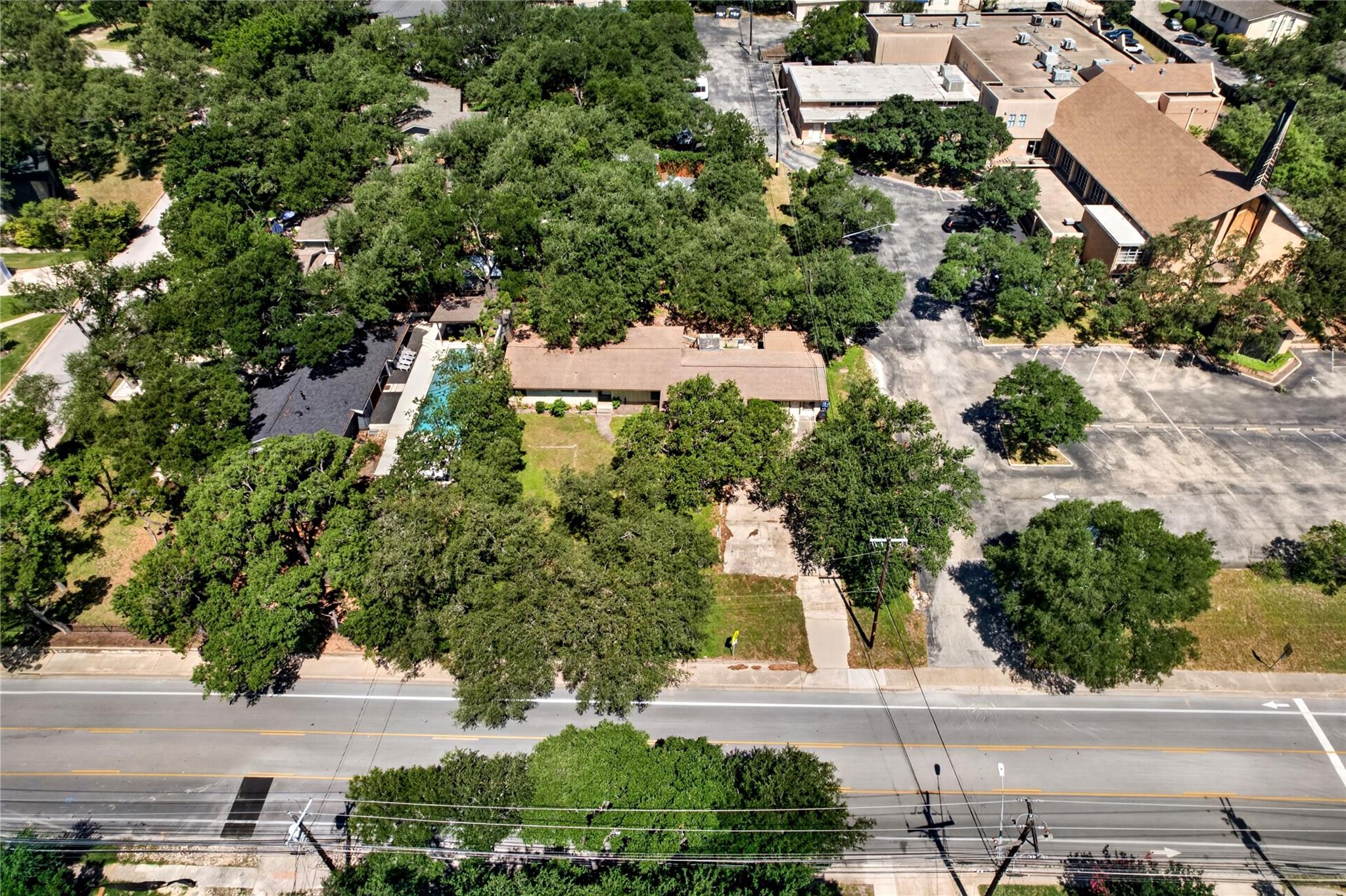5202 Balcones DR