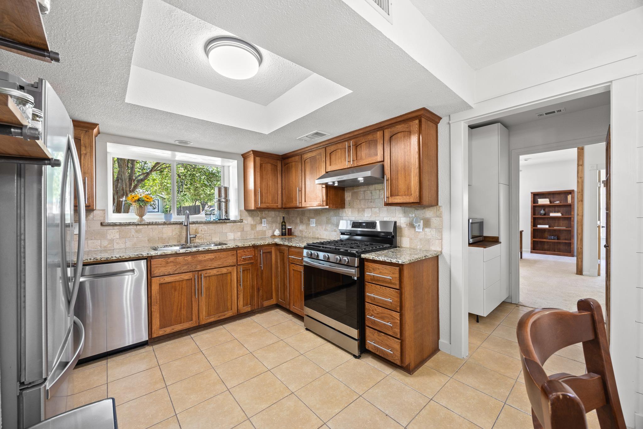 1910 Mirabeau ST