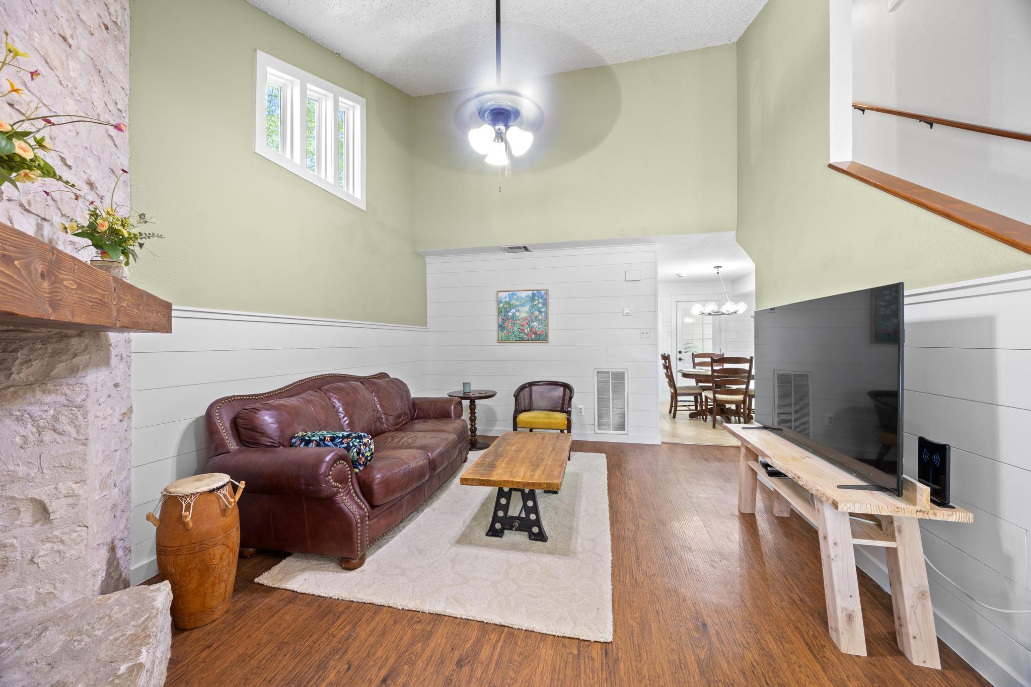 1910 Mirabeau ST