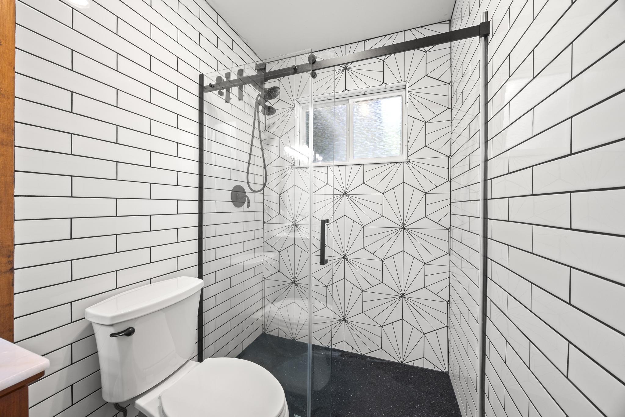 1910 Mirabeau ST