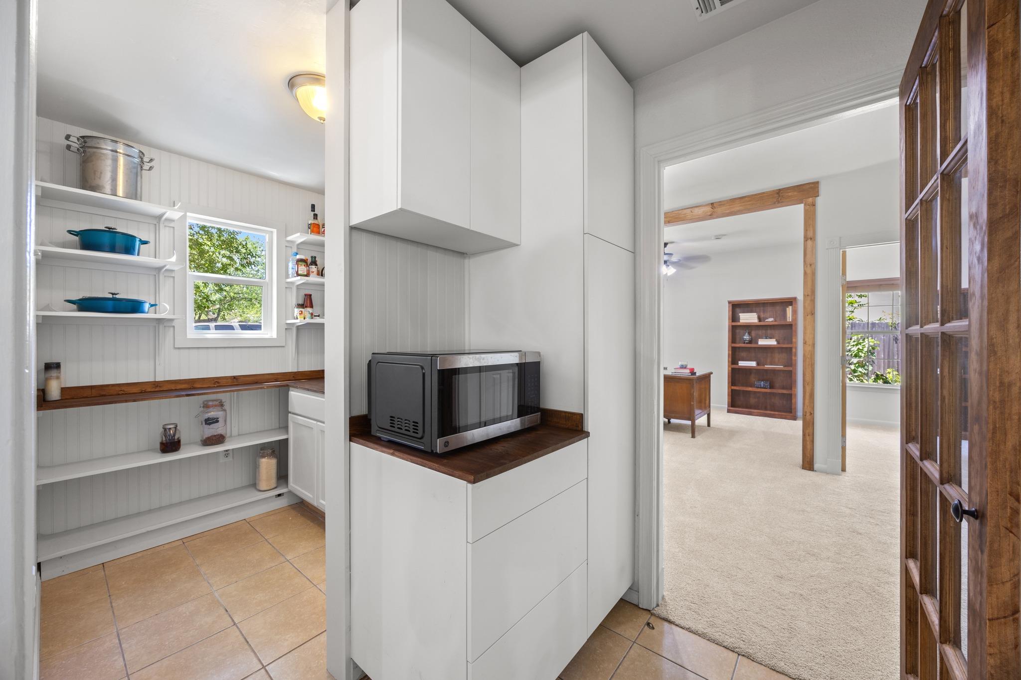 1910 Mirabeau ST