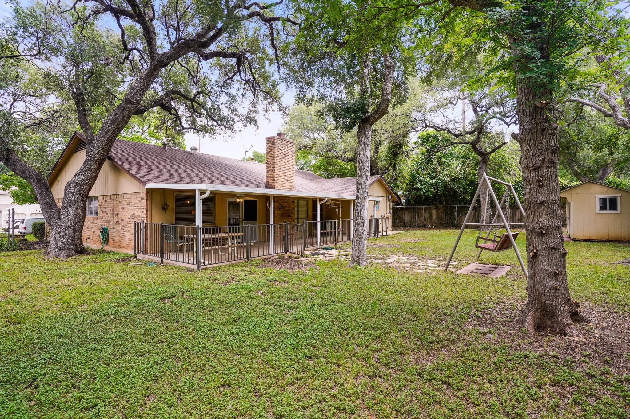 11002 Alhambra DR