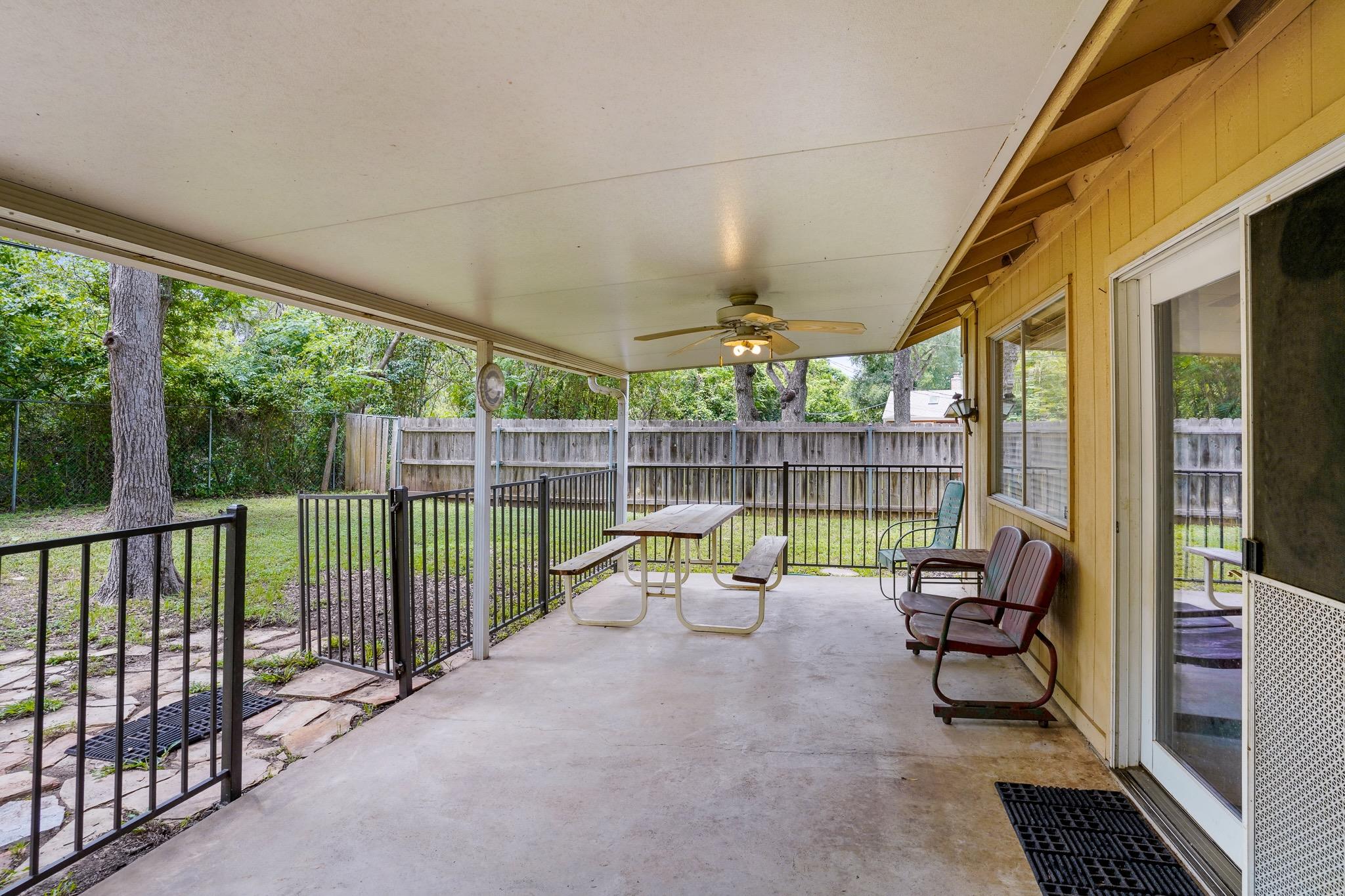 11002 Alhambra DR