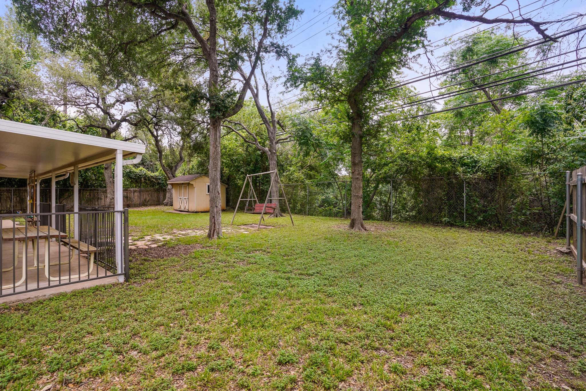 11002 Alhambra DR